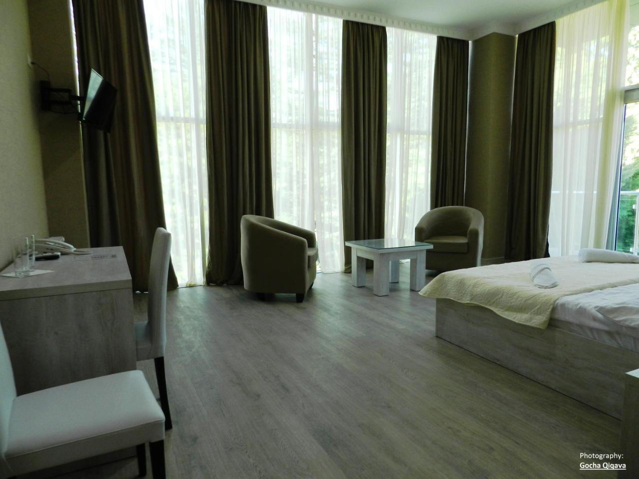 Resort Мартвили Екстериор снимка